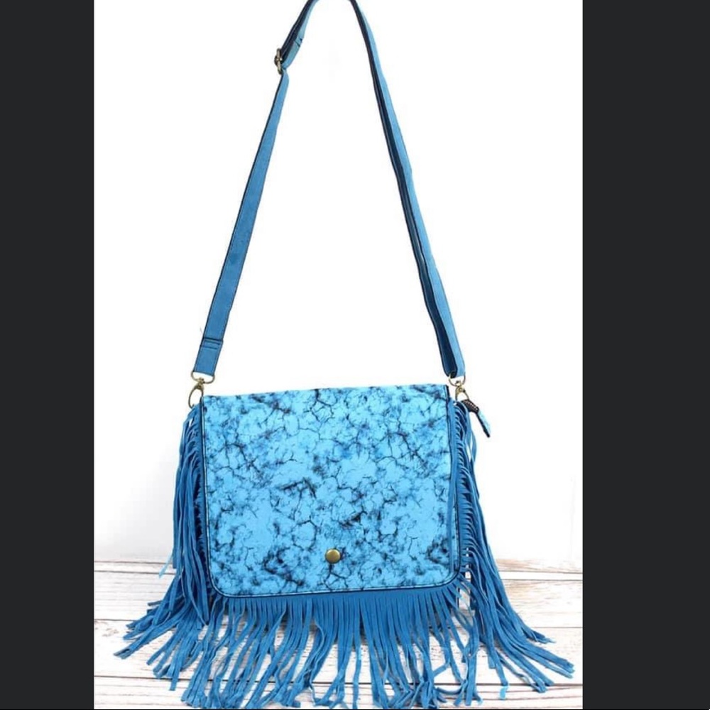 Super cute cross body purse!